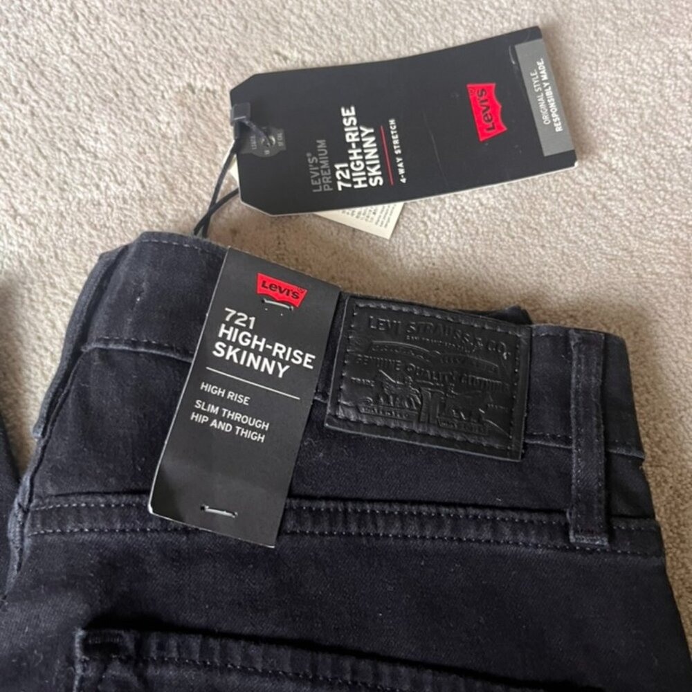 Brand New - Levi's Black 721 High Rise Skinny Jeans - 34 inseam!